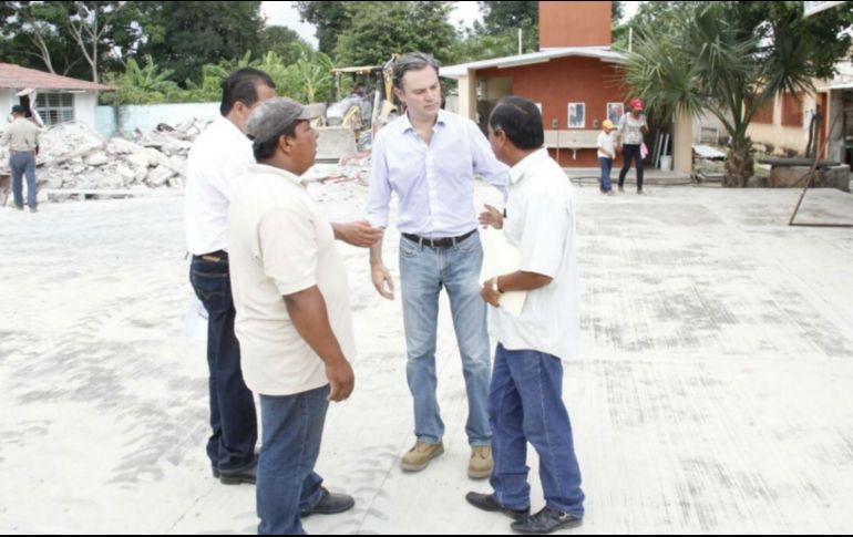 El funcionario federal consideró que en dos semanas se normalizará el regreso a clases, y reconoció que la revisión estructural es un proceso tardado. TWITTER / @aurelionuno