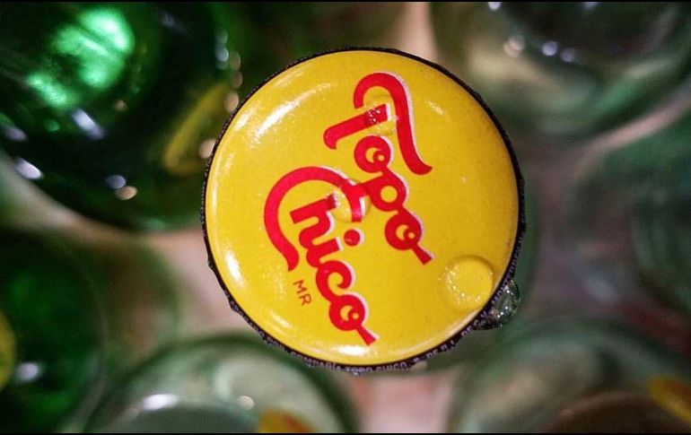 La bebida, que tiene casi 130 años en el mercado, es muy popular en el sur de EU. FACEBOOK/TopoChicoMx