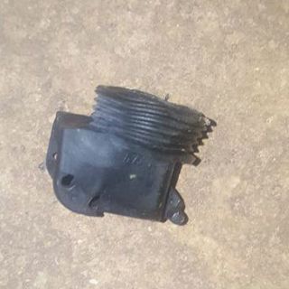 Atacan las casas de dos diputados opositores en Uganda