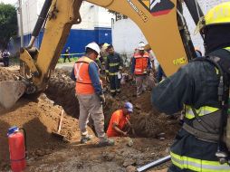 Alrededor de las 12:30 horas la fuga quedó reparada y se permitió el reingreso a las empresas evacuadas. TWITTER/ @PCYBOMGDL