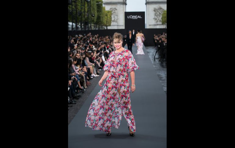 En la presentación de L'Oreal el 1 de octubre, cuya pasarela se montó en los Campos Elíseos de París. AP/K. Zihnioglu