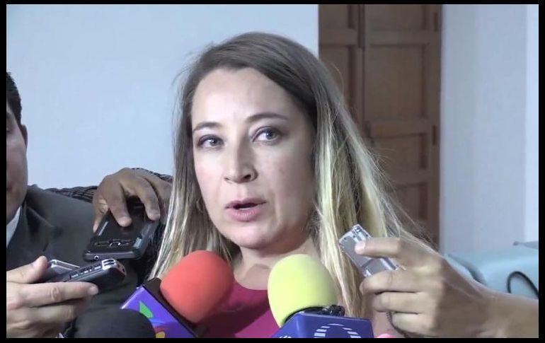 Claudia Pastor señaló que es un fraude a la ley, con clara intención de aprovechar los tiempos en radio y tv que corresponden a los partidos. YOUTUBE / Constituyentes PRI