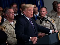 Trump expresó sus condolencias por la matanza durante una visita a la central de policía de Las Vegas AFP / D. Angerer