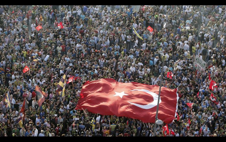 Desde el intento golpista, unos 140 mil funcionarios han sido despedidos y unas 10 mil personas han sido detenidas. EFE/ARCHIVO