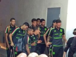 La Selección de México llegó al hotel de concentración en San Luis Potosí, en medio de una ensordecedora afición que esperó casi dos horas su llegada. SUN/E. Luna