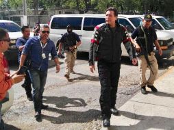 En la imagen el ex gobernador priista viste con una chamarra negra con rayas rojas en los hombros. Hernández fue detenido por acusaciones de delitos de peculado y lavado de dinero. ESPECIAL /