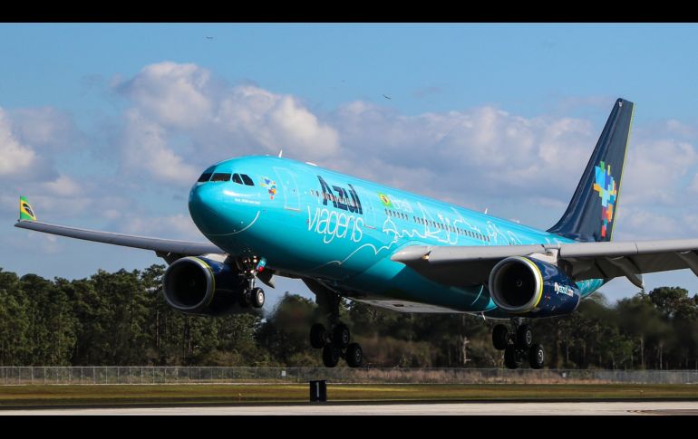 Una gran parte de los llegados a Florida son puertorriqueños que buscan pasar la emergencia con sus familiares. TWITTER / @MCO