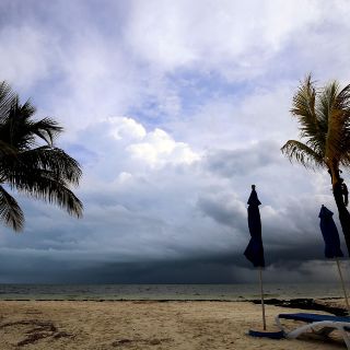 ''Nate'' avanza por Golfo de México hacia el sur de EU