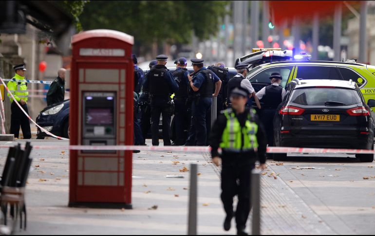 Un portavoz policial dice que aún era demasiado pronto para saber si se trataba de un atentado.  AP / A. Grant