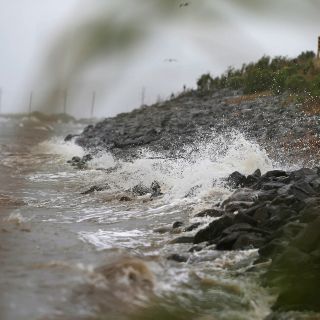 "Nate" se acerca  a Luisiana y sigue intensificándose