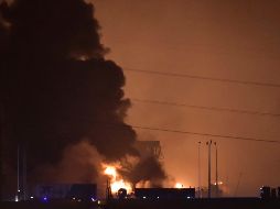 La explosión y el posterior humo negro ha sido visible desde muchos puntos de la capital de Ghana. AP/ARCHIVO