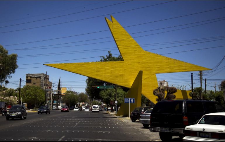 Mathías Goeritz le “regaló” a la ciudad la obra “El Pájaro Amarillo”; realizada en 1957 por encargo de Luis Barragán. EL INFORMADOR / ARCHIVO