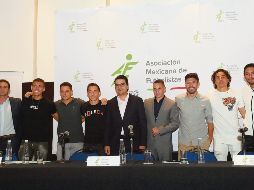 En la presentación estuvieron Edson Zwaricz, Héctor Moreno, Javier Hernández, Andrés Guardado, Álvaro Ortiz, Christian Giménez, Oribe Peralta, Guillermo Ochoa y José de Jesús Corona. MEXSPORT