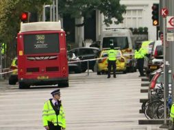 El hombre no ha sido identificado publicamente, sin embargo persisten las investigaciones. AP