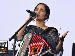 Julieta Venegas llamó a reconstruir el país y a 
