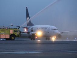 el mes pasado, Aeroméxico movilizó a 993 mil personas en vuelos nacionales y a 586 mil en internacionales. NOTIMEX/Archivo