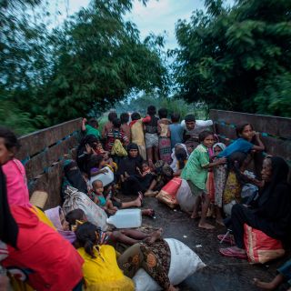 Naufragio en Bangladesh deja al menos 12 muertos