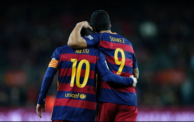 Suárez se une a Messi como nominado al premio, pero el favorito este año es Cristiano Ronaldo. AP/Archivo