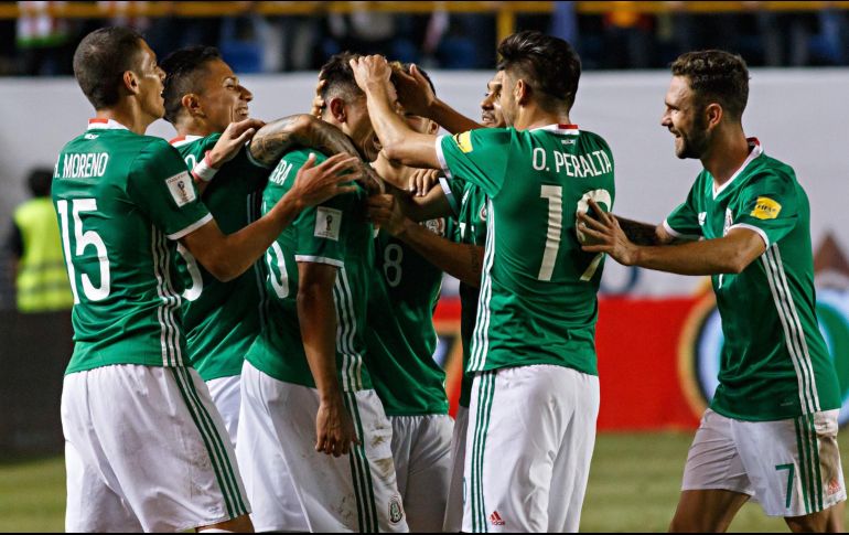 Con todo y las críticas, el técnico Juan Carlos Osorio ha logrado llevar a buen término la fase eliminatoria, en la que logró el boleto al Mundial tres fechas antes del final de las eliminatorias. TWITTER / @miseleccionmx