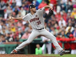 Justin Verlander superó a Chris Sale en un duelo de aces relevistas. AFP /Elsa