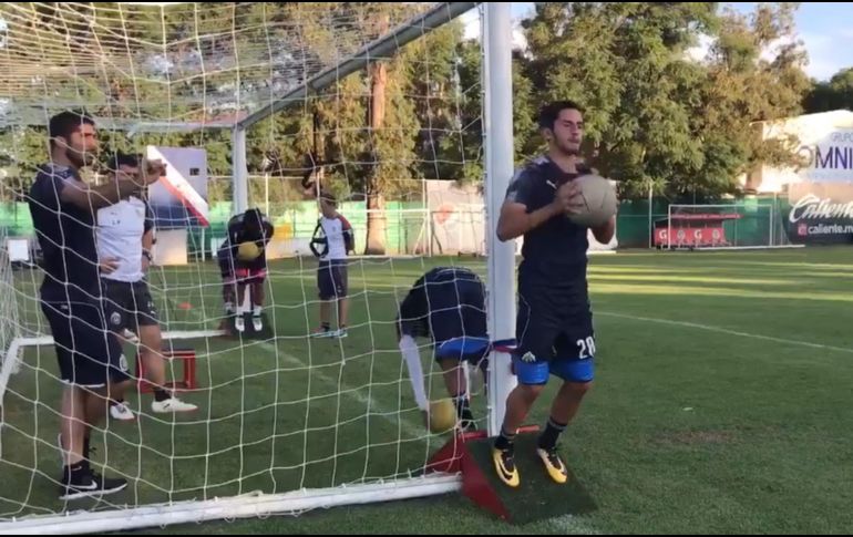 Esta semana el Rebaño tiene una prueba vital para seguir con sus aspiraciones matemáticas en el torneo, esto cuando reciban a Monarcas. TWITTER / @Chivas