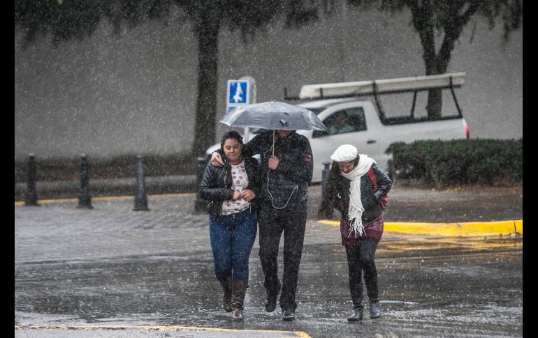 El frente frío 4 y un canal de baja presión generarán tormentas de diversa intensidad en el país. EL INFORMADOR/ARCHIVO