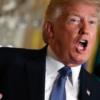 Trump reta a comparar su coeficiente con el de Tillerson