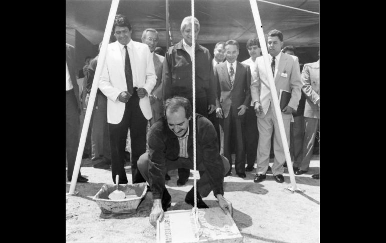 1994 HONDA. El secretario de Comercio y Fomento Industrial, Jaime Serra Puche, acompañado por el gobernador y empresarios japoneses, colocó la primera piedra de la nueva empresa nipona fabricante de automóviles Honda, en El Salto.
