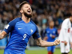 Giroud celebra el segundo tanto, que decreta el pase de los galos a la justa mundialista. EFE/E. Laurent