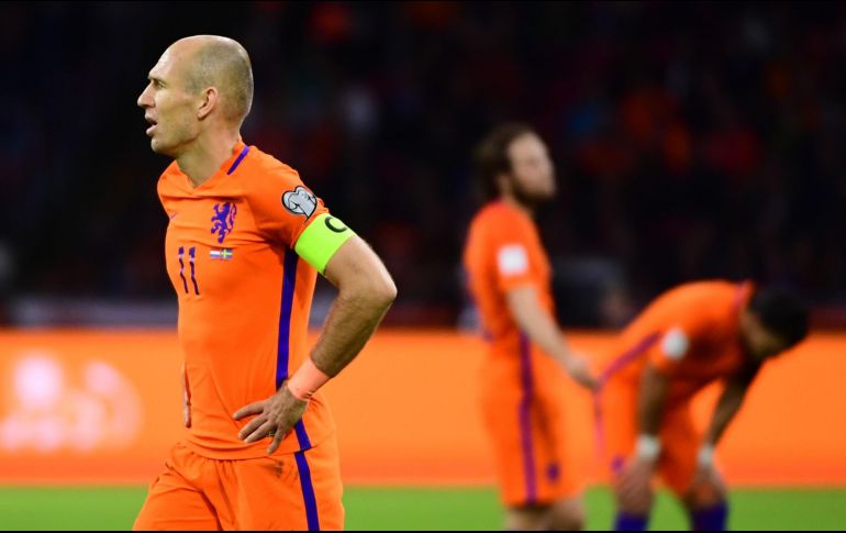 Arjen Robben anota los dos tantos del combinado holandés. AFP/E. Dunand