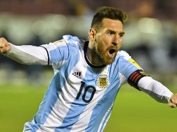 Con tres goles, Messi despejó los temores de que Argentina se quedara sin boleto para Rusia 2018. AFP / J. Ruiz