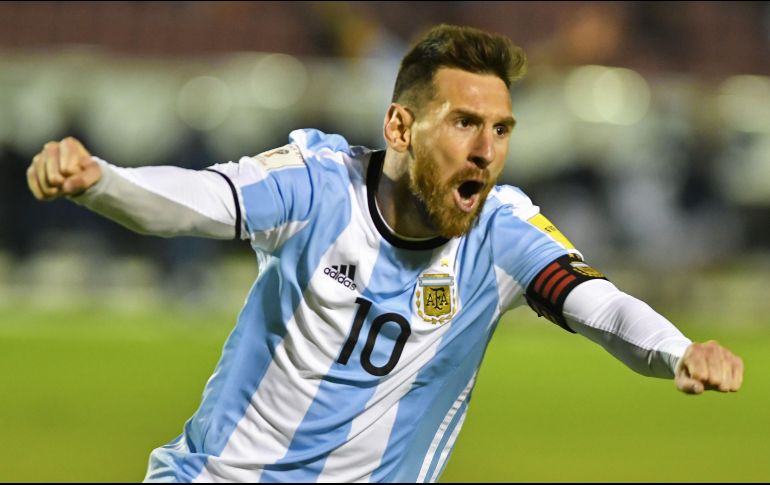 Con tres goles, Messi despejó los temores de que Argentina se quedara sin boleto para Rusia 2018. AFP / J. Ruiz