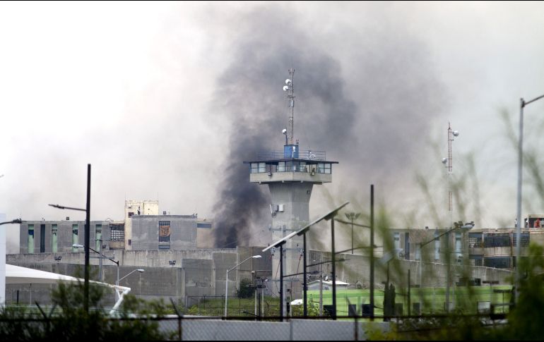 La mañana de este martes se registraron nuevos disturbios en la prisión de Cadereyta. AFP / J. Aguilar