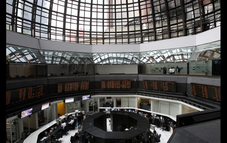 En la sesión se negociaron 333.2 millones de títulos en los mercados global y local. EFE / ARCHIVO