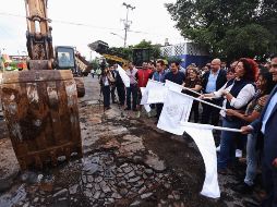 En las obras del canal pluvial y la repavimentación se invierten 38 millones de pesos. FACEBOOK/EnriqueAlfaroR