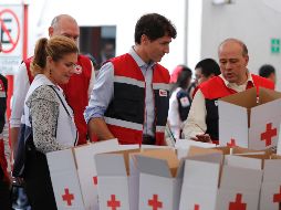 Trudeau estuvo acompañado por el presidente nacional de la Cruz Roja Mexicana, Fernando Suinaga. EFE / J. Méndez