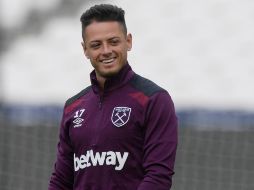 Javier Hernández. El delantero tapatío se reunirá hoy con el resto de los Hammers. TWITTER/@westhamutd