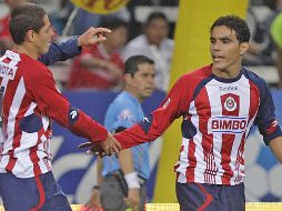 En el Bicentenario 2010, Javier Hernández y Omar Bravo encabezaban la ofensiva de un Rebaño que ganó los primeros ocho partidos del torneo. EL INFORMADOR/Archivo