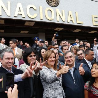 Zavala rechaza buscar una desbandada en el PAN