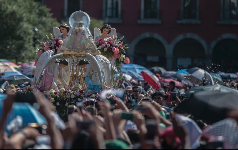 Casi dos millones de personas acompañaron a la Virgen de Zapopan de regreso a su casa.