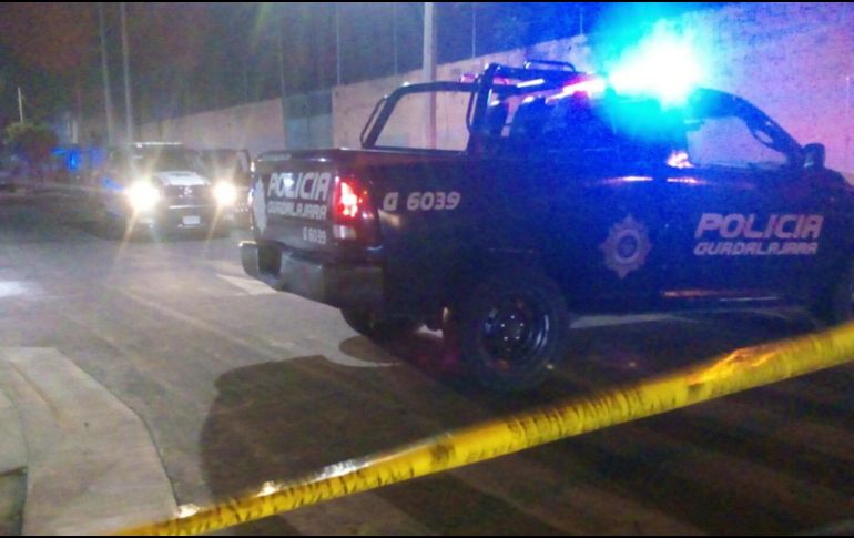 Al llegar la Policía de Guadalajara, encontraron regados casquillos de diferentes tipos. ESPECIAL