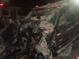 Intentan asaltar a Uber y choca contra negocio