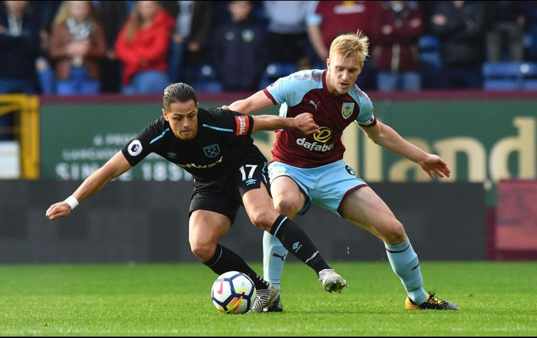 Javier Hernández estuvo participativo en busca de ayudar a su escuadra, pero sin encontrar el premio en el arco rival. AP / A. Devlin