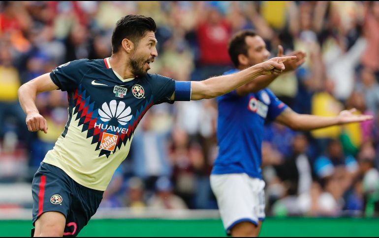 Peralta celebra el segundo tanto de las Águilas, al minuto 23. EFE/J. Méndez