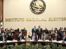 El INE informó que 67 candidatos son hombres y siete, mujeres. SUN