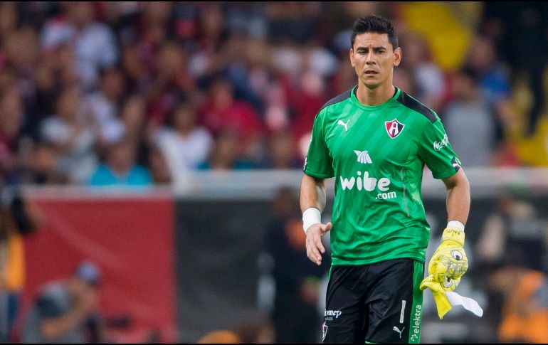Oscar Ustari defenderá la cabaña rojinegra de los embates de Santos. MEXSPORT/ARCHIVO