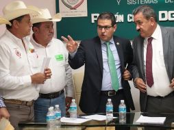 El diputado Ramón Bañales condujo una reunión de trabajo de representantes del gremio. ESPECIAL