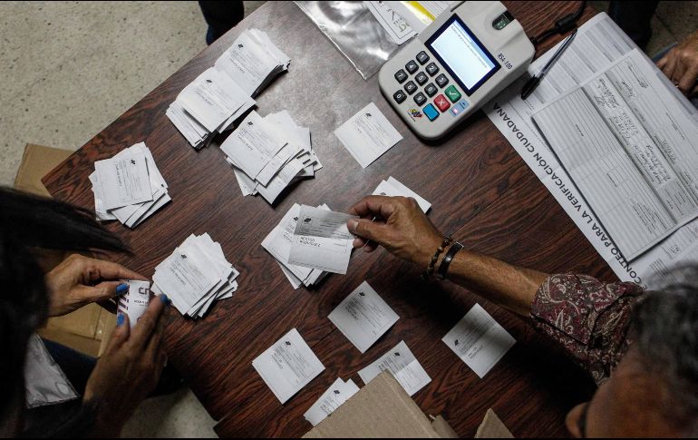 Para la oposición, el Consejo Electoral ha tenido un comportamiento sospechoso y diferente al registrado en otras elecciones. EFE / C. Hernández