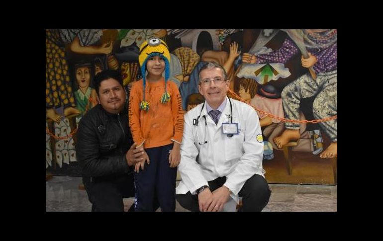 El Niño del Temblor, así es conocido Ángel Jesús en el Hospital Infantil de México luego de ser operado durante el sismo en la CDMX. ESPECIAL / SSA