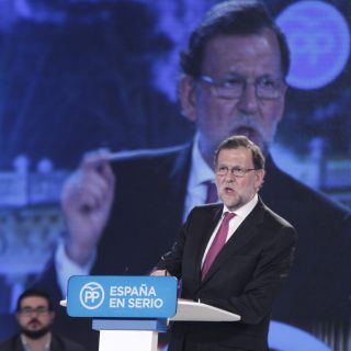 Puigdemont será el único responsable de aplicar Constitución: Rajoy